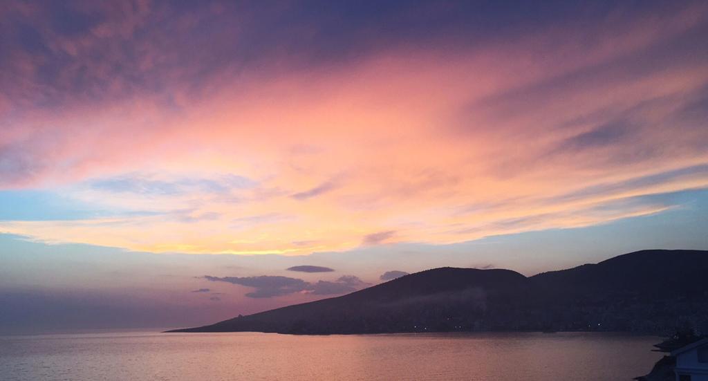 White Residence Luxury Apartments Sarandë Eksteriør bilde