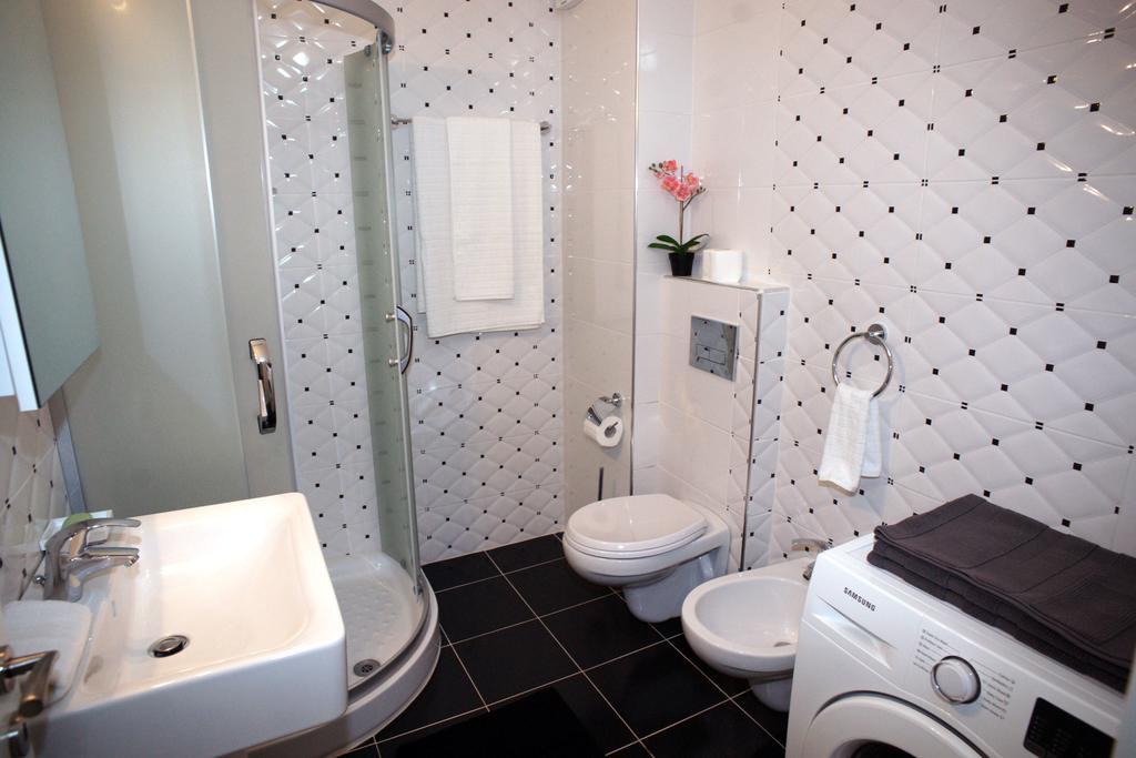 White Residence Luxury Apartments Sarandë Eksteriør bilde