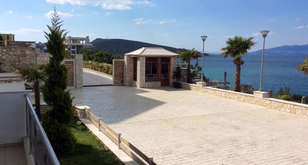 White Residence Luxury Apartments Sarandë Eksteriør bilde